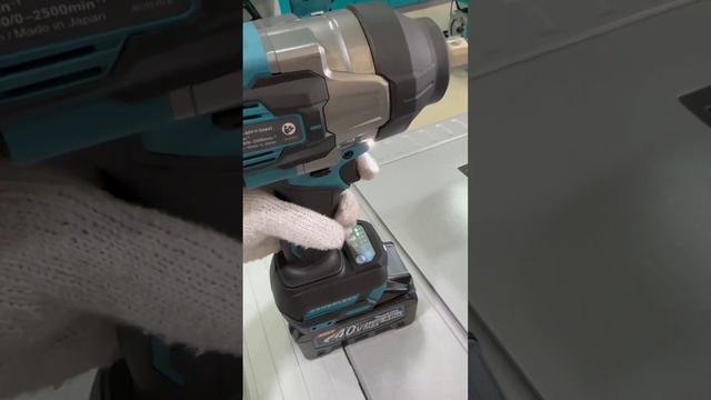 Makita TW001G - XGT Impact Wrench 1800N.m