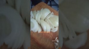 куриные ножки с гречкой на сковородке.