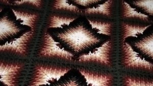 Плед из 12 квадратов 21-24 ряд вишневый, темно-зеленый цвет