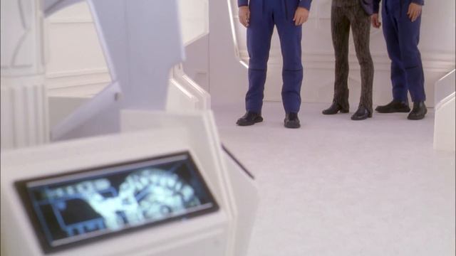 Trip, T'pol and Archer enter repair station смотреть онлайн