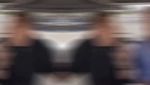 Скала поет с другом в гольфкаре