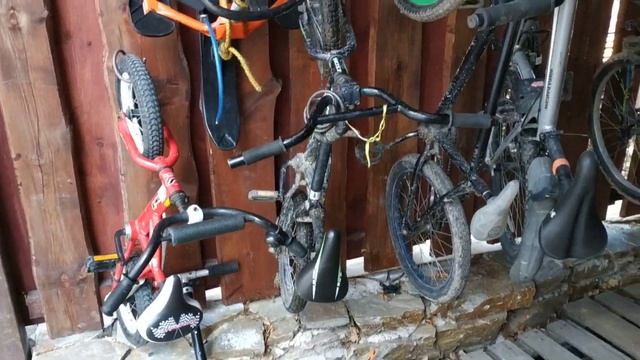 Парковка велосипедов на стену. Просто, быстро, удобно! //Живая Баня Иван Бояринцев смотреть онлайн