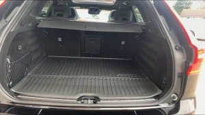 2020 VOLVO XC60 T8 R-DESIGN PRO AWD IN ONYX BLACK METALLIC WITH BLACK LEATHER INTERIOR