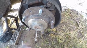 НИВА УРБАН НА ПОВСЕДНЕВ / как поменять шпильки не снимая колодки / как снять закисший барабан