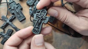 Партия нательных крестов из мореного дуба