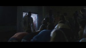 Жюстин будят ночью и заставляют пройти 1 этап студенческой инициации (Сырое)(2016)