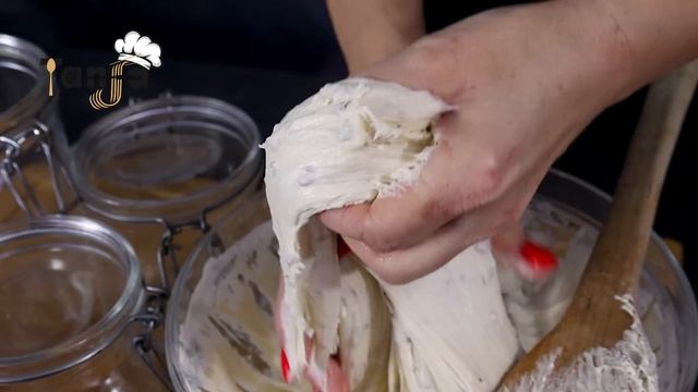 za vreme nestašice hrane tokom rata i eknomske krize u mojoj zemlji imala sam atomski hleb iz tegle