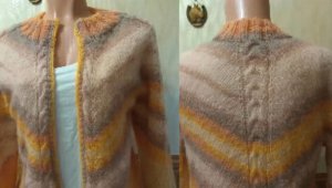 Оригинальный кардиган спицами из пряжи секционного окрашивания