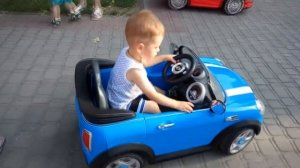 Машинка на аккумуляторе,мечта всех мальчиков. Поехали с нами.