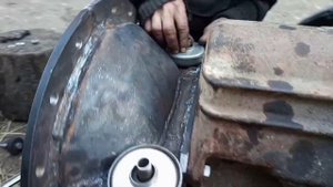 Дополнение к кожуху на кпп зил и газ 52 для двигателя д 144.