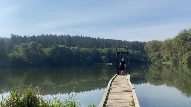 Мои дети: Вова на пруду где прошло мое детство я показываюЛенинка27.08.22