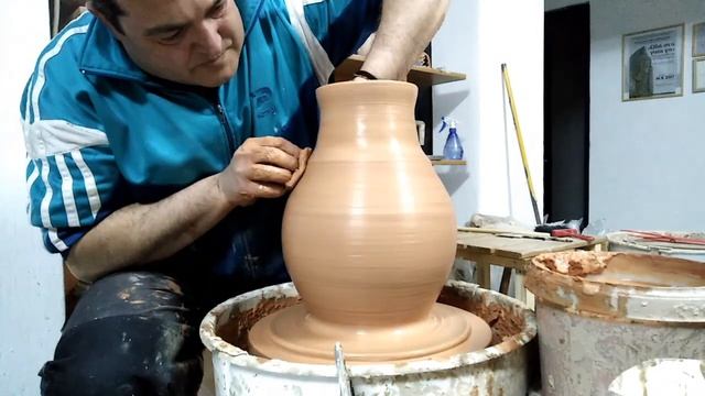 How to make an Udu drum with swirls (part 1) смотреть онлайн