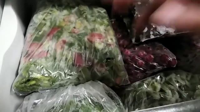 Обзор морозильной камеры.Заморозки.Запасы на зиму. Овощи, ягоды и не только. 2021 год. смотреть онлайн