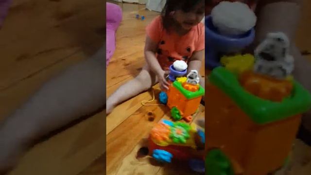 VTech GearZooz Roll and Roar Animal Train

playing making sounds смотреть онлайн
