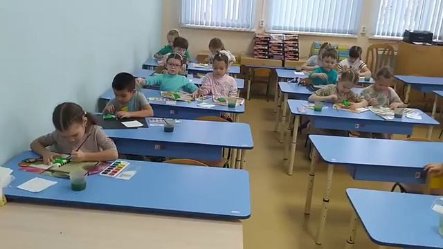 "Солнечные зайчики" делают подарки папам. смотреть онлайн