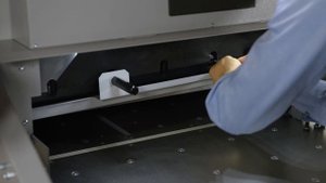 Замена ножа на гильотинных бумагорезальных машинах Grafcut G73 и G73H