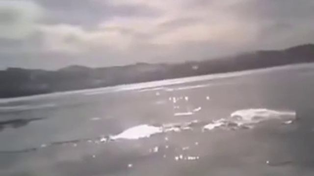 На Байкале машина провалилась под лед смотреть онлайн