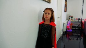 Семейка Вампиров! Мевис больше не хочет быть вампиром, она хочет быть обычной девочкой! Амелька