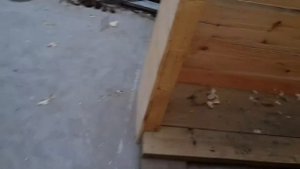 Часть 2 обшил туалет досками.