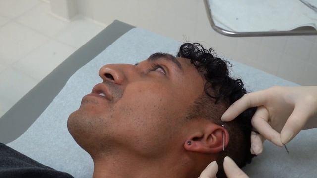 Giovanni's Industrial Piercings, all in 1 sitting at Tommy T's Body Piercing Huntington Beach, CA смотреть онлайн