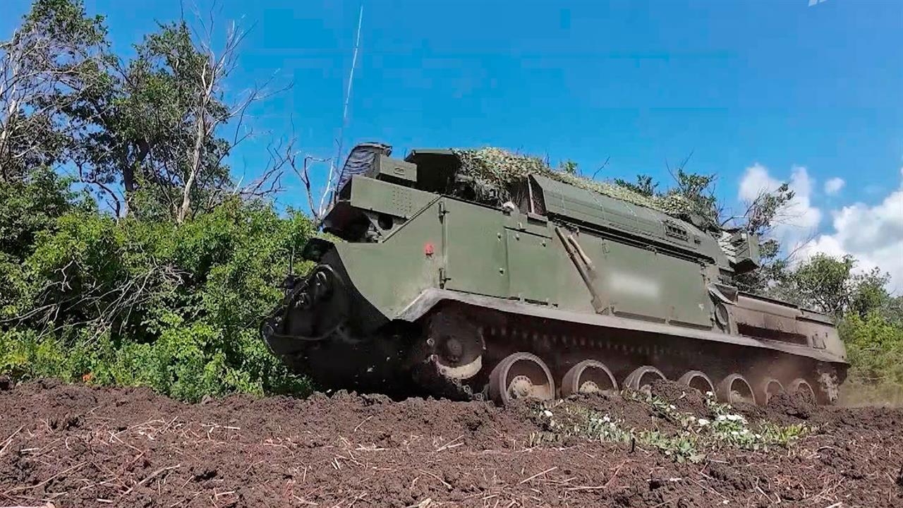 Глубокоэшелонированную оборону в небе над Донецком обеспечивают расчеты комплексов ПВО ЦВО