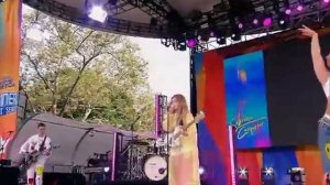 Sabrina Carpenter - Paris (live GMA)