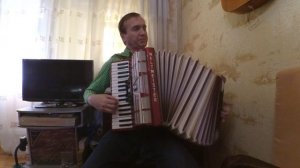 "Окрасился месяц багрянцем " исполняет на аккордеоне Вова Ванин.