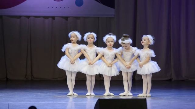 Школа танцев Минск La Ballerine. Балет для детей. Танец Маленьких лебедей смотреть онлайн