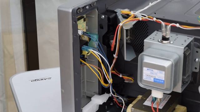 Turn off the loud beeps on a Kenwood Microwave Model K25MSS19 смотреть онлайн