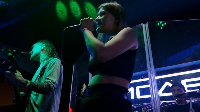 модем и Евгения Сердюк (Helvegen) - в руках автомат (Москва, 28 октября 2023 г.) смотреть онлайн