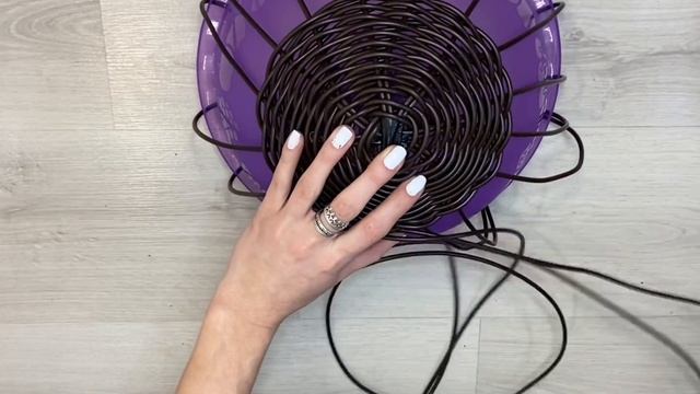 Подвесное кашпо из искусственного ротанга.DIY.Hanging planter of artificial rattan.
