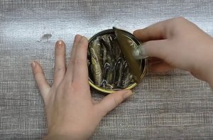 Беру БАНКУ ШПРОТ и готовлю гениальную закуску НА НОВЫЙ ГОД.
