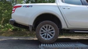 Mitsubishi Triton 2016 กับระบบ  Super Select 4WD II