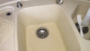 Каустическая сода, или едкий натрий. Как быстро и без разборки прочистить трубы!