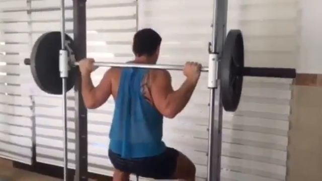 Тренировка,когда в зале свободен только один тренажёр) смотреть онлайн