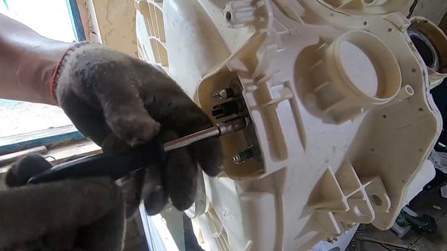 Как распилить бак стиральной машины смотреть онлайн