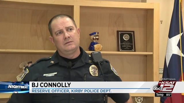 Video: Road rage incident ends in fist fight between drivers, Kirby police say смотреть онлайн