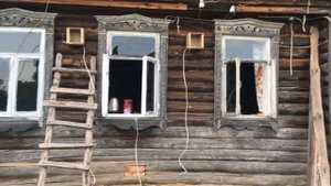 Подготовка к дискотеке, вешаю колонки!