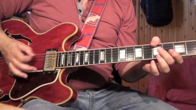 Gibson ES355TD vs Gibson Les Paul Classic смотреть онлайн