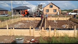 Забивные сваи. Монтаж. Как обвязать. Заливка.