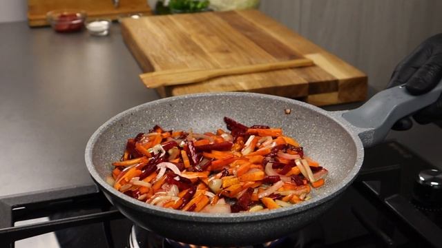 Вкусный УКРАИНСКИЙ БОРЩ. Простой рецепт борща со свеклой и ребрышками. Приятного Аппетита