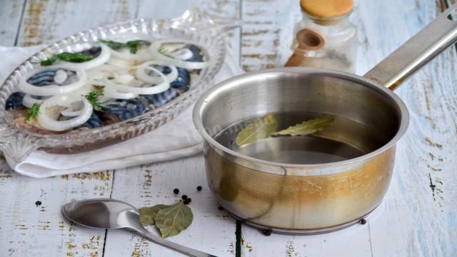 КАК ПРИГОТОВИТЬ МАРИНАД ДЛЯ СКУМБРИИ? Простая пряная маринованная рыба скумбрия в банке в маринаде