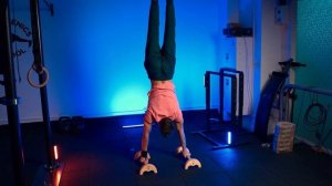 СТОЙКА НА РУКАХ, КАК ВСТАВАТЬ? 10 ВАРИАНТОВ ЗАХОДА В СТОЙКУ.