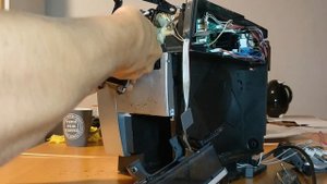 Delonghi ECAM 23.450.S teardown and infuser carriage repair
