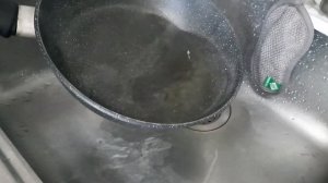 Как очистить сковороду от сильного нагара: тестирую новое средство на сложных загрязнениях