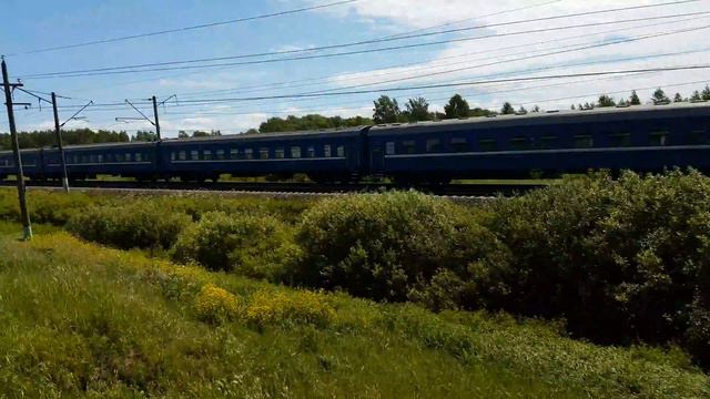 ЧС4т-455 вылетает под 120 км/ч из грузового с поездом №96 Брест-Москва, снова чётко по графику! смотреть онлайн