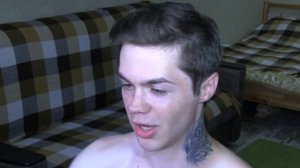 Притворился подписчицей и написал своему фейку