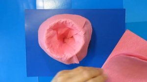 КАК СДЕЛАТЬ РОЗУ ИЗ БУМАЖНЫХ САЛФЕТОК / УКРАШЕНИЕ ПРАЗДНИЧНОГО СТОЛА МК / сложить салфетки