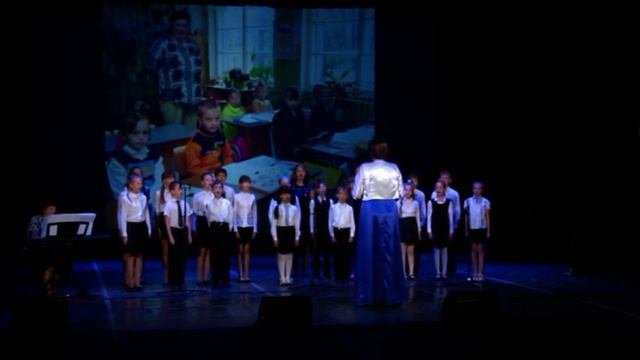 Поёт детский хор ДШИ № 20 г Астрахани