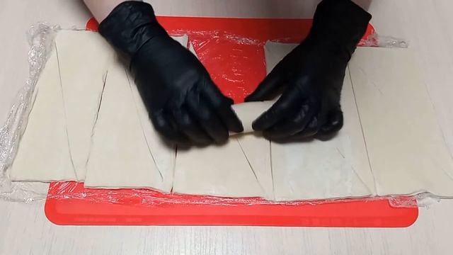 КРУАСАНИ - З ЛИСТКОВОГО ТІСТА - ЗА 5 ХВ - ШВИДШЕ ІДЕЯ ЯК РЕЦЕПТ - ДЛЯ ЗАЙНЯТИХ ГОСПОДИНЬ смотреть онлайн